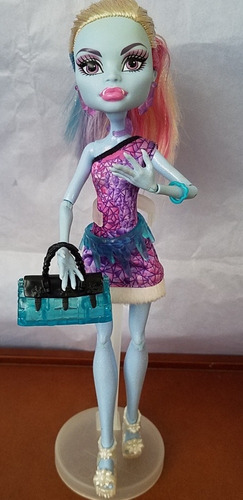 Boneca Monster High Abbey Bominable Scaris - Envio +/- 7dias